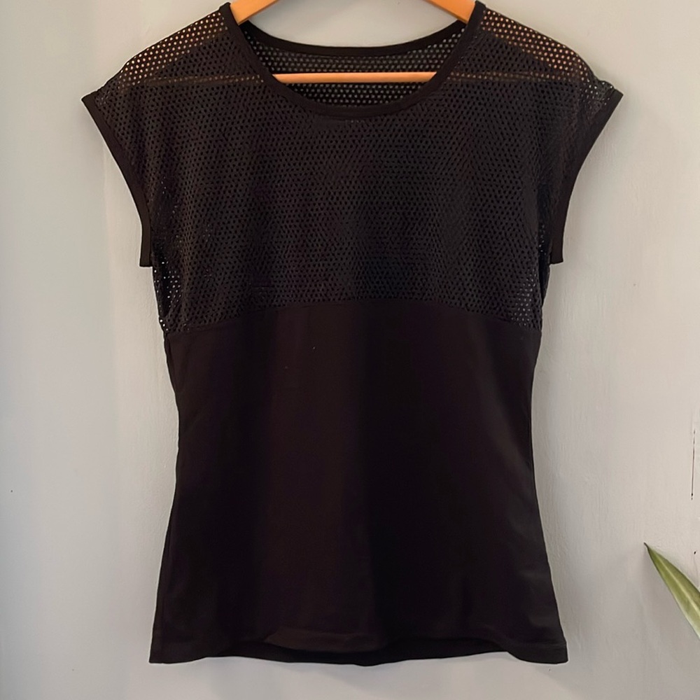 Lorna Jane Sleeveless Black Top